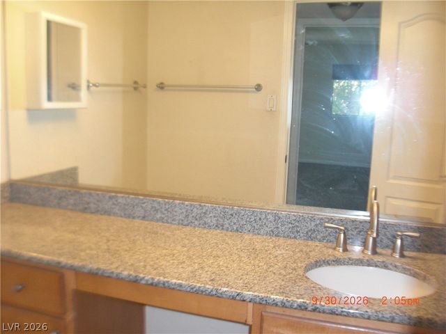 769 Oakmont Avenue 406, Las Vegas, NV 89109