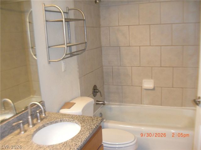 769 Oakmont Avenue 406, Las Vegas, NV 89109