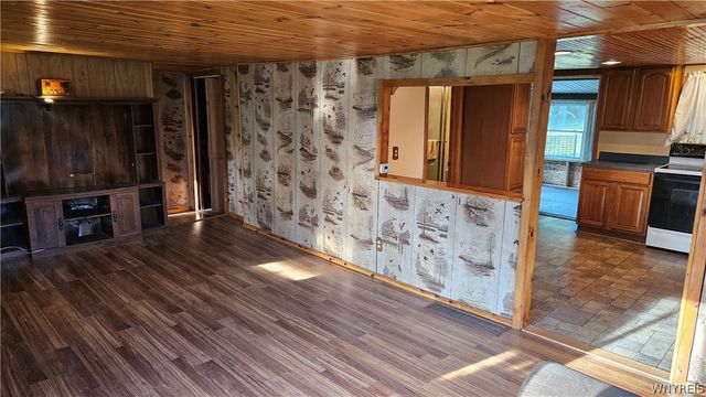 2751 Caledonia Street, Newfane, NY 14108