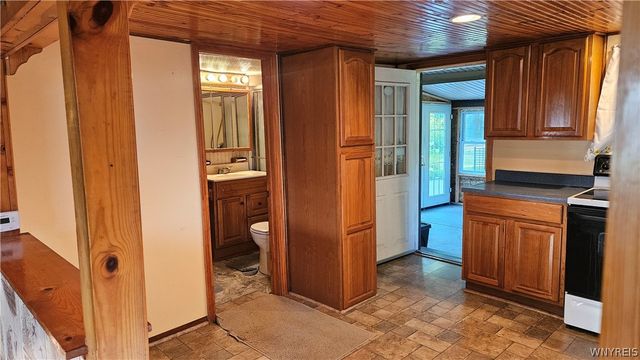 2751 Caledonia Street, Newfane, NY 14108