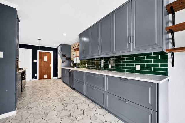 8150 Hunnicut Road, Dallas, TX 75228