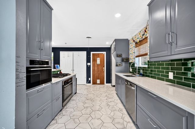 8150 Hunnicut Road, Dallas, TX 75228