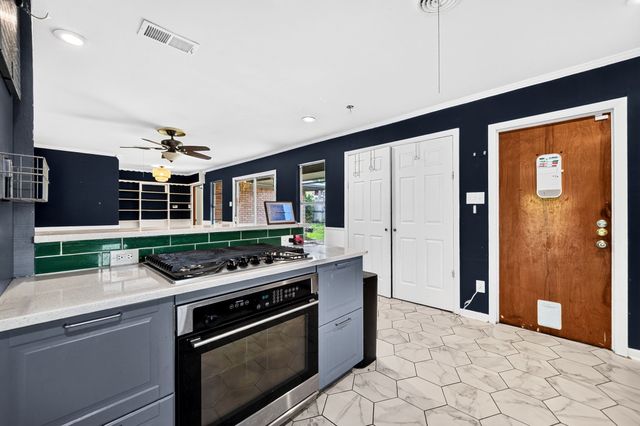 8150 Hunnicut Road, Dallas, TX 75228