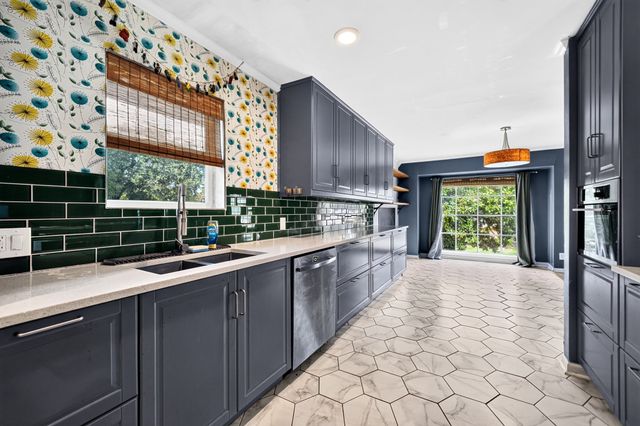 8150 Hunnicut Road, Dallas, TX 75228