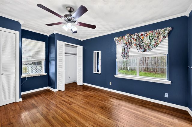8150 Hunnicut Road, Dallas, TX 75228