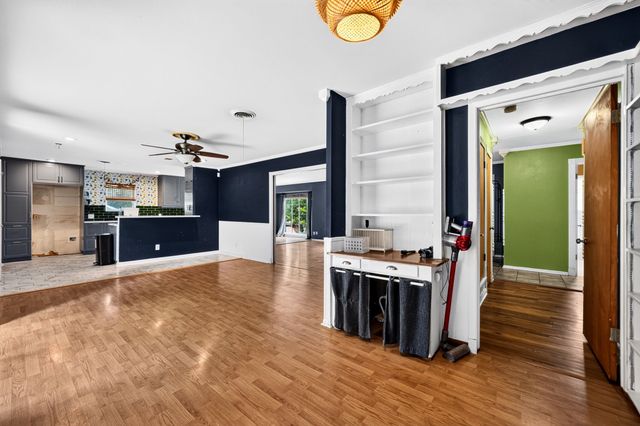 8150 Hunnicut Road, Dallas, TX 75228