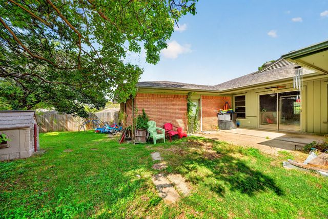 8150 Hunnicut Road, Dallas, TX 75228