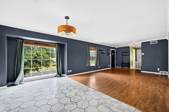 8150 Hunnicut Road, Dallas, TX 75228