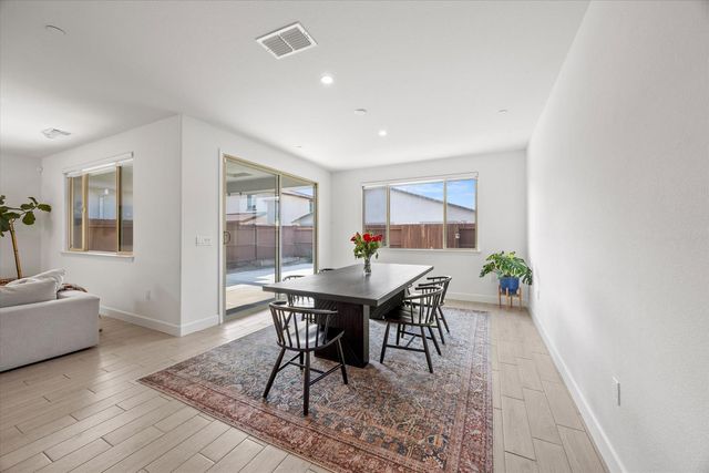 1073 Blue Range Way, Roseville, CA 95747