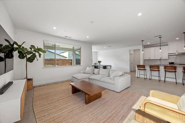 1073 Blue Range Way, Roseville, CA 95747