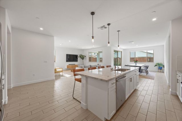 1073 Blue Range Way, Roseville, CA 95747