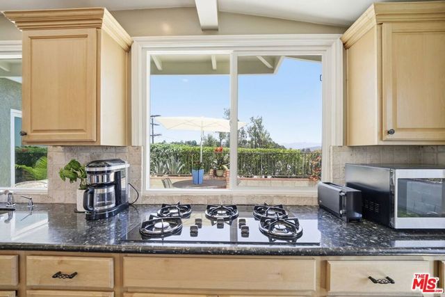 2337 Sunset Heights Drive, Los Angeles, CA 90046