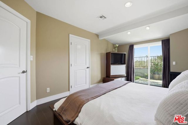 2337 Sunset Heights Drive, Los Angeles, CA 90046