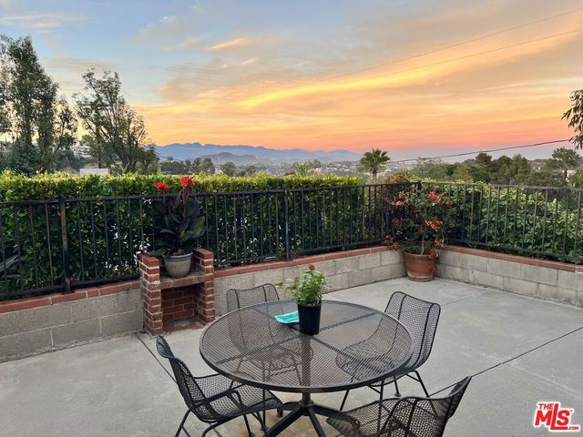 2337 Sunset Heights Drive, Los Angeles, CA 90046