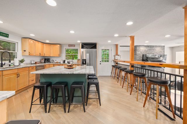 56 Old Hubbard Road, Meredith, NH 03253
