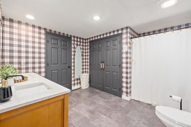 56 Old Hubbard Road, Meredith, NH 03253