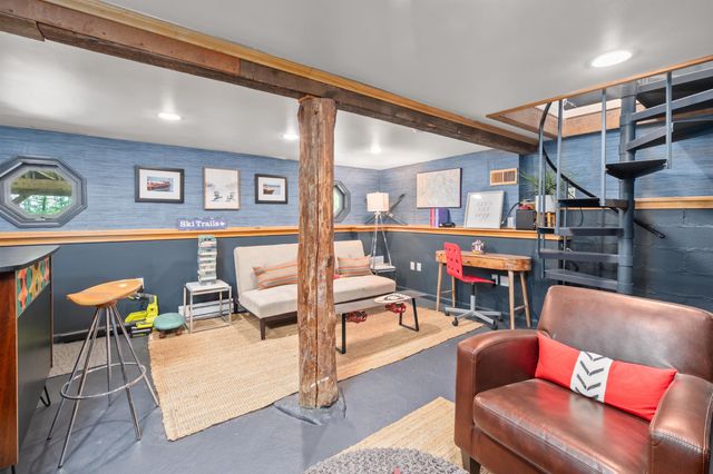 56 Old Hubbard Road, Meredith, NH 03253