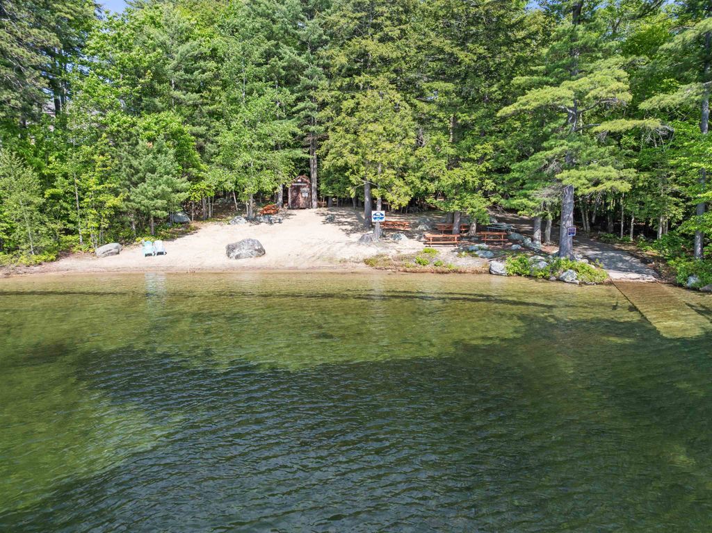 56 Old Hubbard Road, Meredith, NH 03253