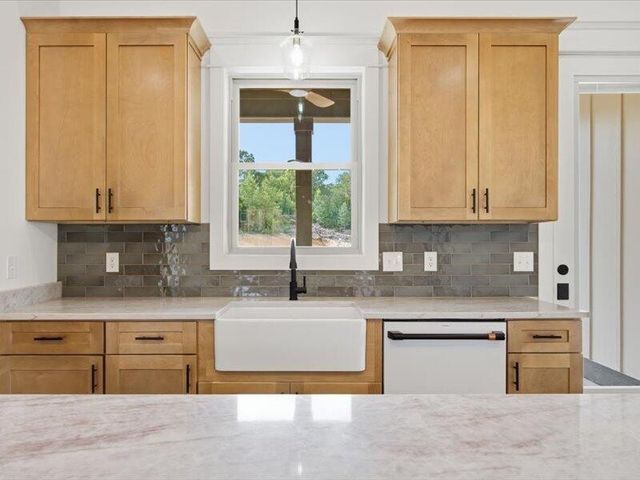 342 Thomas Road, Fort Oglethorpe, GA 30742