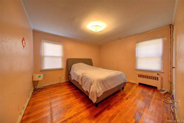 80-11 260th Street, Glen Oaks, NY 11004