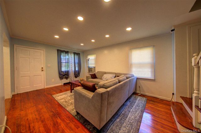 80-11 260th Street, Glen Oaks, NY 11004