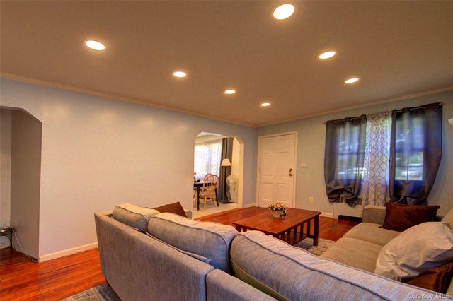 80-11 260th Street, Glen Oaks, NY 11004