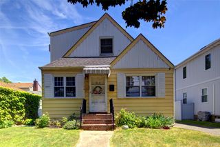 80-11 260th Street, Glen Oaks, NY 11004