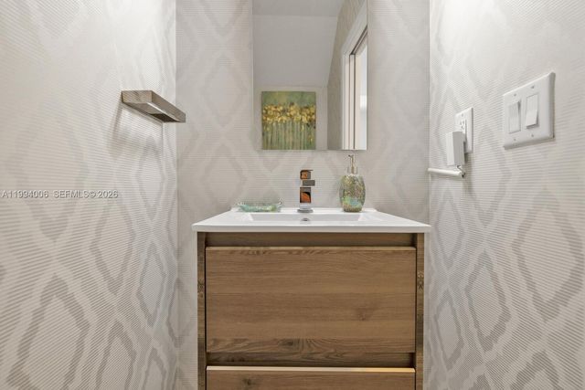 4444 NW 8th Ct, Plantation, FL 33317