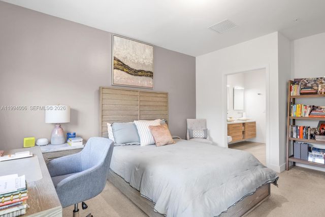 4444 NW 8th Ct, Plantation, FL 33317