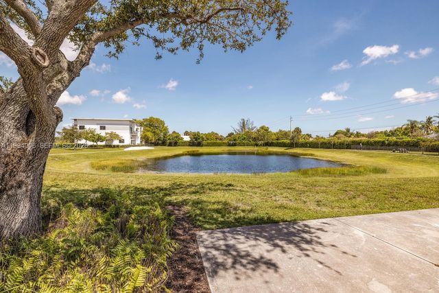 4444 NW 8th Ct, Plantation, FL 33317