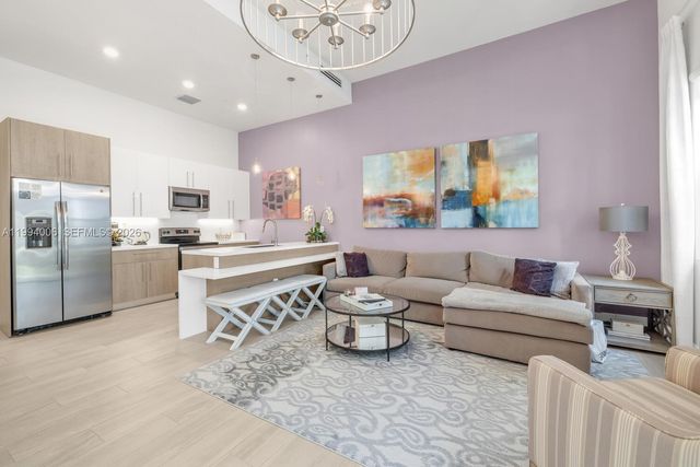 4444 NW 8th Ct, Plantation, FL 33317