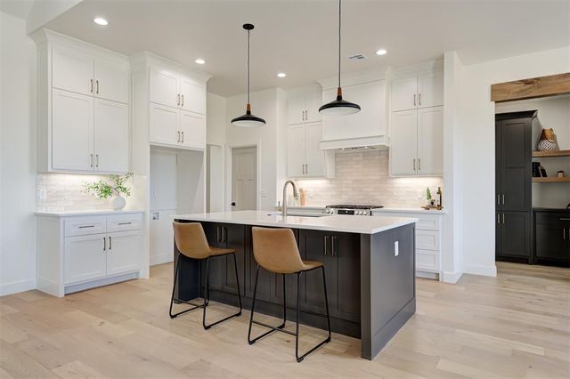 9273 Regado Court, Guthrie, OK 73044