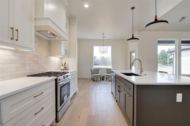 9273 Regado Court, Guthrie, OK 73044