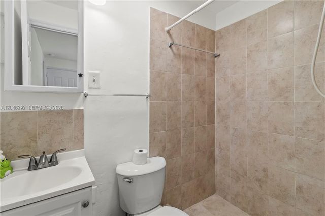 600 NE 44th St, Deerfield Beach, FL 33064
