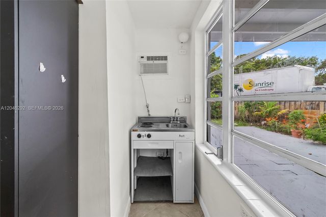 600 NE 44th St, Deerfield Beach, FL 33064