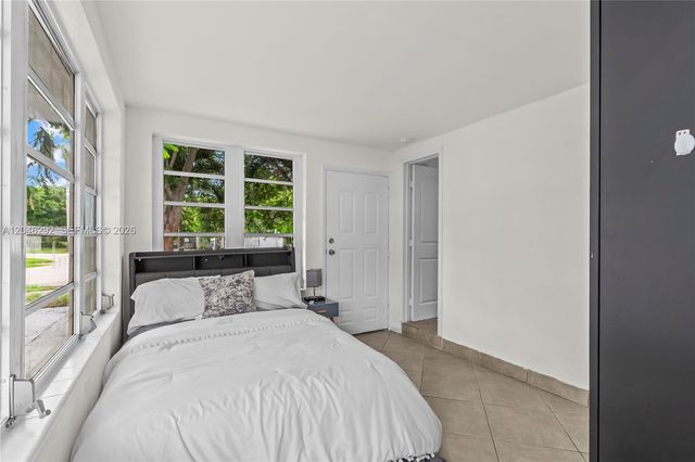 600 NE 44th St, Deerfield Beach, FL 33064