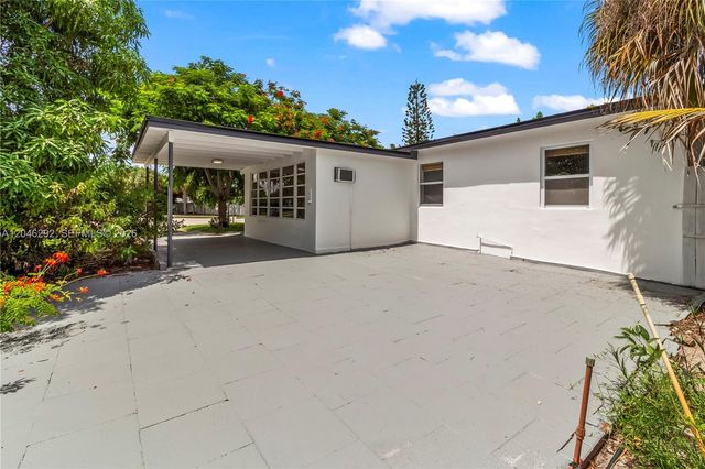 600 NE 44th St, Deerfield Beach, FL 33064