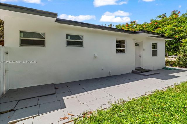 600 NE 44th St, Deerfield Beach, FL 33064