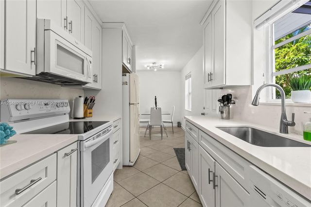 600 NE 44th St, Deerfield Beach, FL 33064
