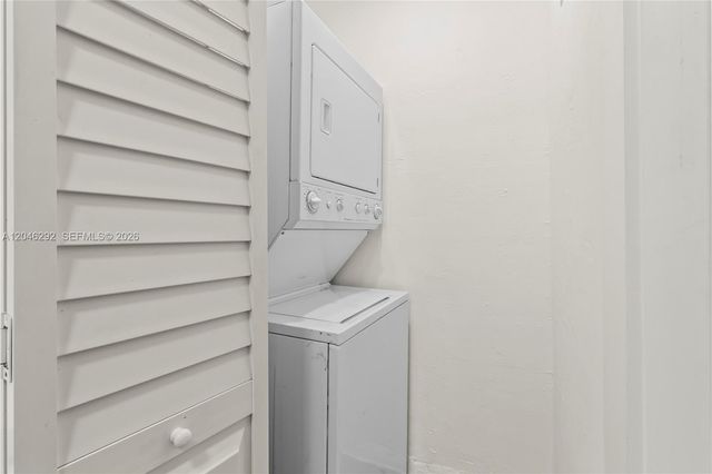 600 NE 44th St, Deerfield Beach, FL 33064