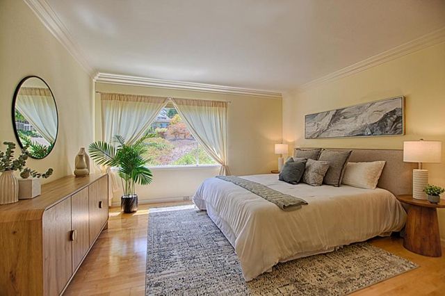 2140 Santa Cruz Avenue B106, Menlo Park, CA 94025