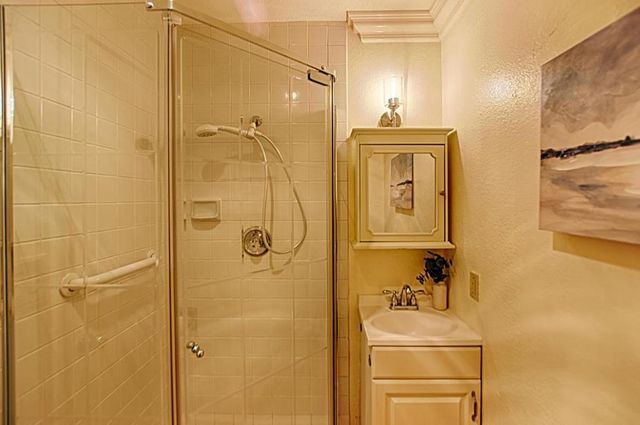 2140 Santa Cruz Avenue B106, Menlo Park, CA 94025