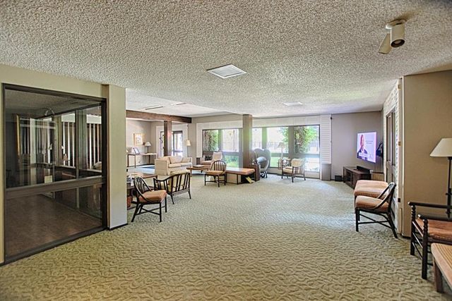 2140 Santa Cruz Avenue B106, Menlo Park, CA 94025