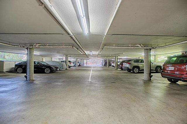 2140 Santa Cruz Avenue B106, Menlo Park, CA 94025