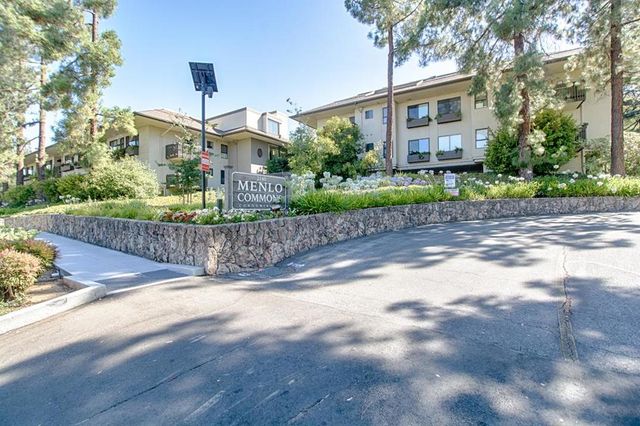 2140 Santa Cruz Avenue B106, Menlo Park, CA 94025