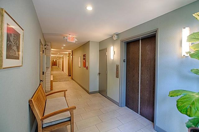 2140 Santa Cruz Avenue B106, Menlo Park, CA 94025