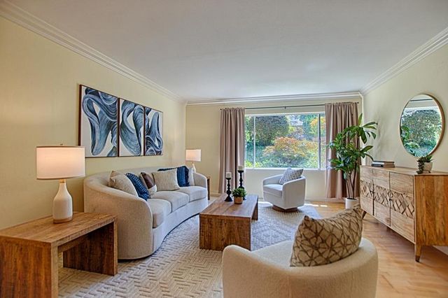 2140 Santa Cruz Avenue B106, Menlo Park, CA 94025