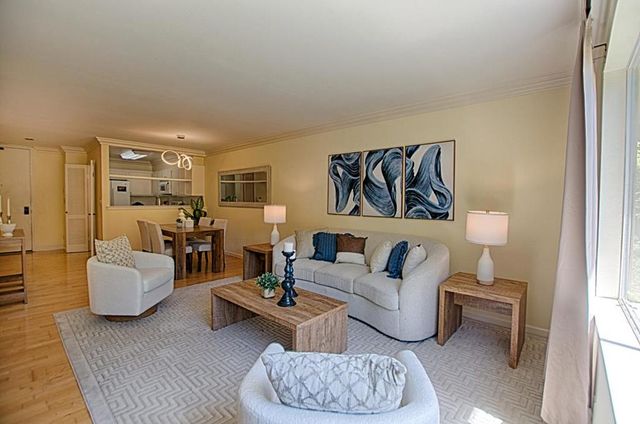 2140 Santa Cruz Avenue B106, Menlo Park, CA 94025