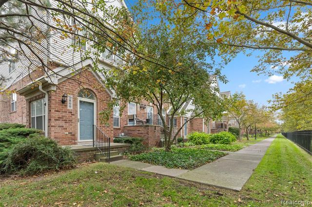 1800 Campau Farms Circle, Detroit, MI 48207