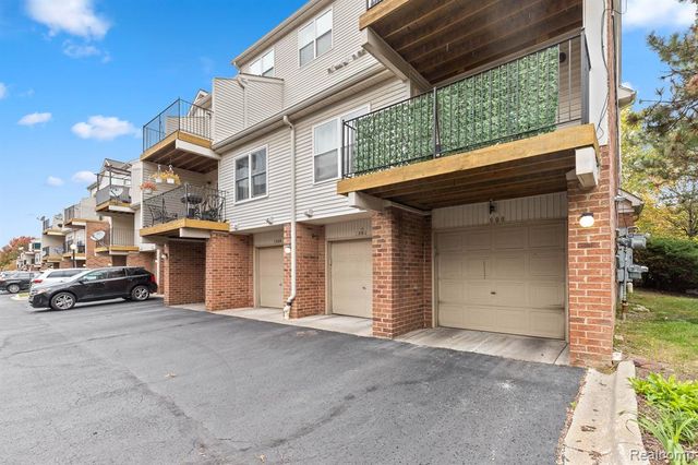 1800 Campau Farms Circle, Detroit, MI 48207